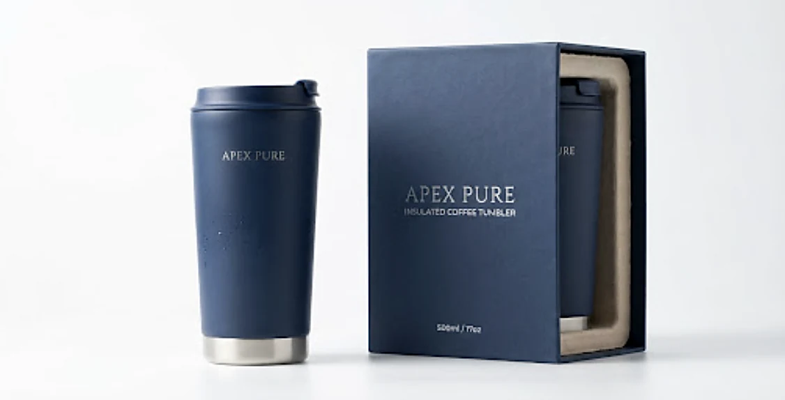 Apex Pure 500ml thermobeker in mat diepblauw naast de geschenkverpakking